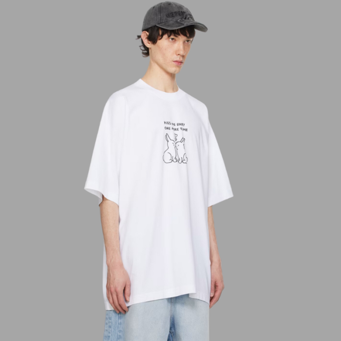 VETEMENTS Black Kissing Bunnies T-Shirt